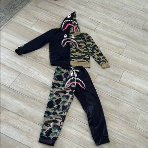 Adult Small Camouflage Shark Hoodie and Jogger Set. Never worn.